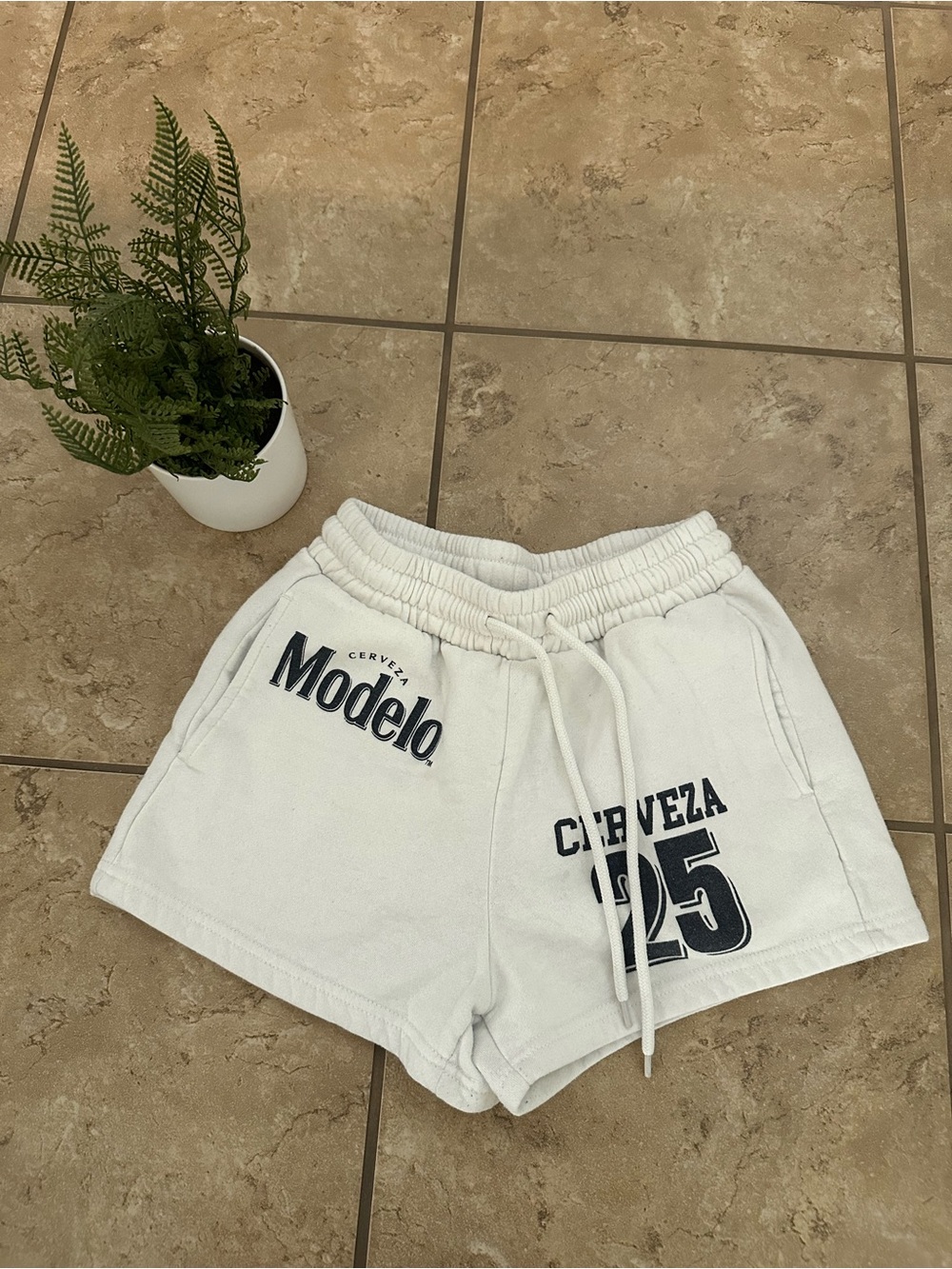 MODELO SWEAT SHORTS
